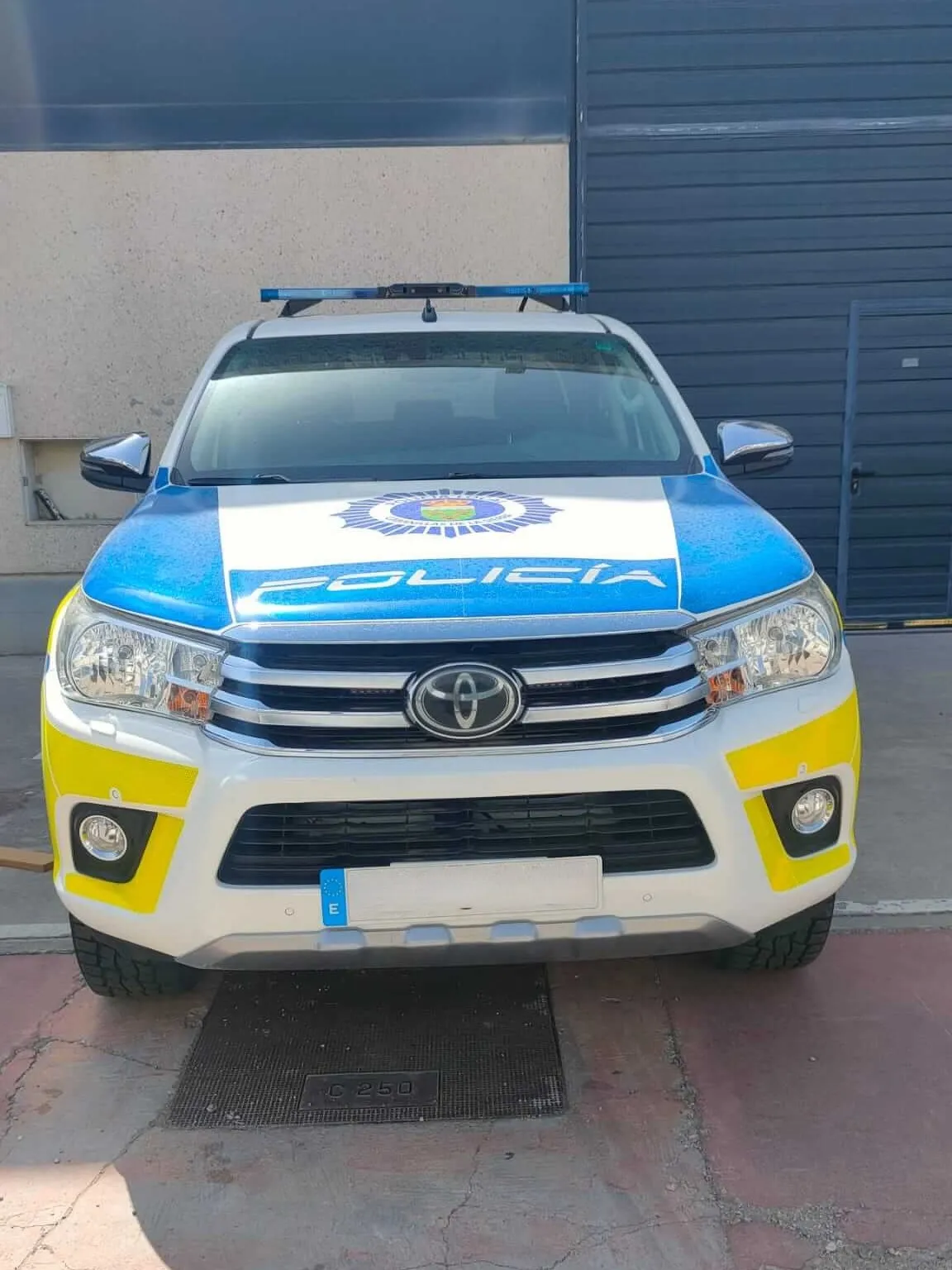 Vehículo de seguridad personalizado con equipamiento técnico profesional por Prevan Equipamientos