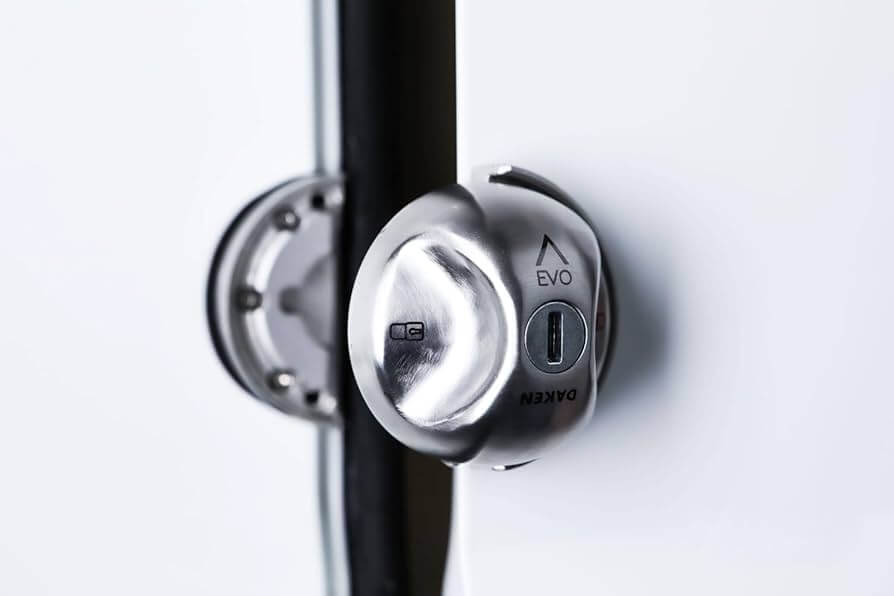 Cerraduras de seguridad Daken para furgonetas: Saturn Evo, Blackstone y Noval instaladas en furgoneta de trabajo