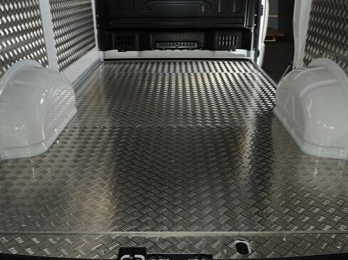 talleres protecciones y paneles laterales en aluminio para crafter